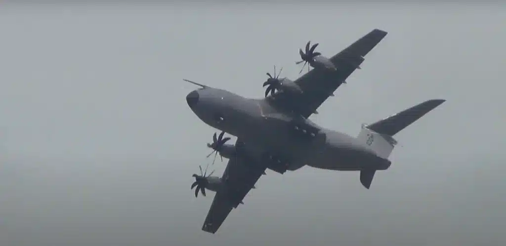 Huge Airbus A400M does 'backflip' with full loop just after takeoff to leave people exhilarated