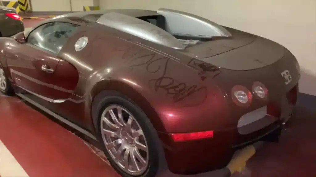 Abandoned Bugatti Veyron in Moscow has a strange backstory