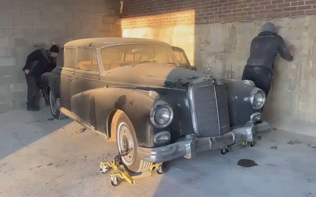 Abandoned historic Mercedes found in a factory completely transformed by first wash in 10 years
