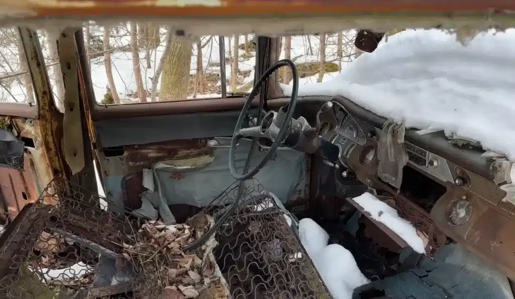 Pontiac Chieftain interior