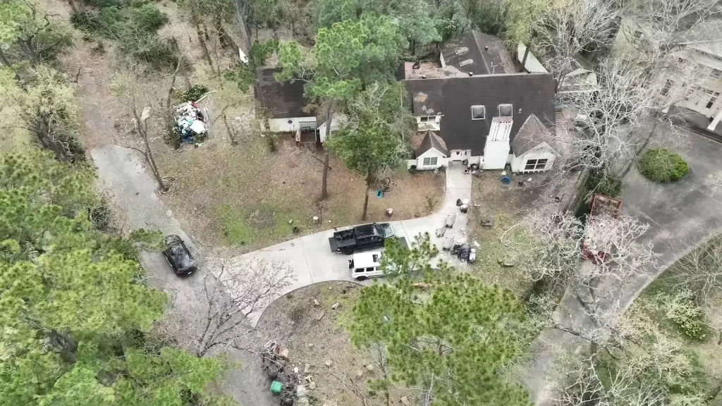 US men explore an abandoned cartel mansion that was raided in 2015 and discover Mercedes G-Wagons and a mysterious red room
