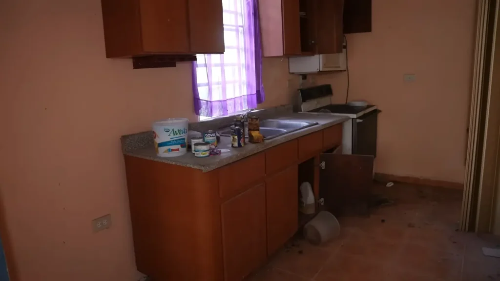 Explorers find an entire street of completely abandoned luxury mansions and there's a total mystery over who owned them