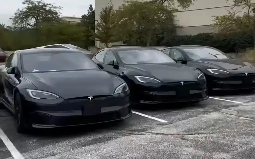 Abandoned-mall-parking-lot-full-of-hundreds-of-Tesla-cars