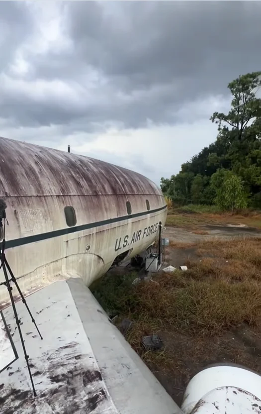 Man explores abandoned plane left to rot for 10 years in Texas and it's like a haunting look back in time