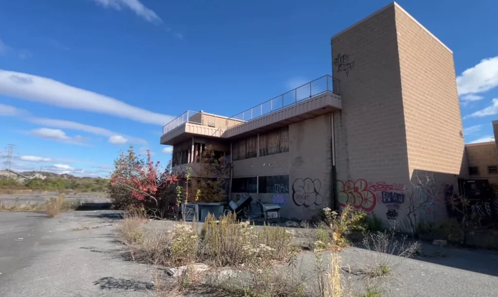 NASCAR speedway in Pennsylvania abandoned for 20 years now stands as a ghost track