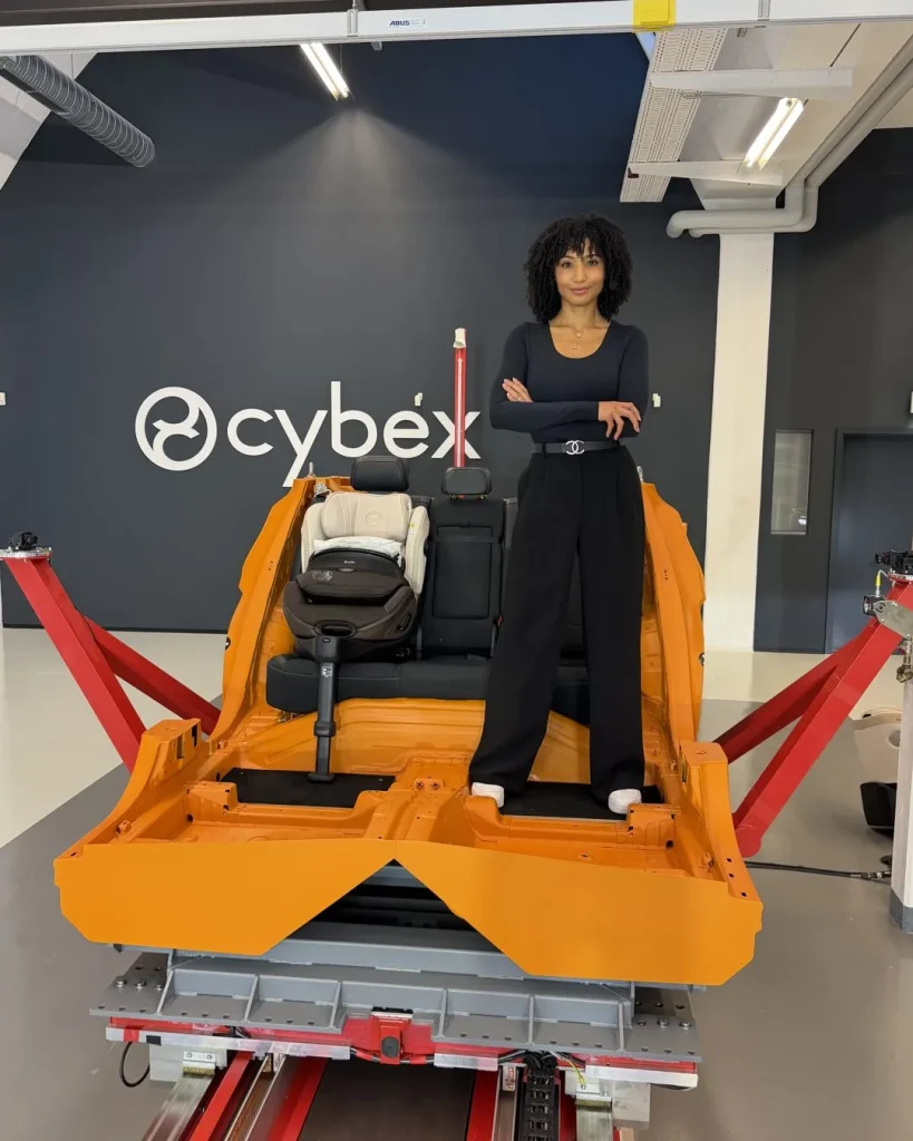 According to child safety experts, parents switch car seats too soon, but this creates problems mostly related to airbag technology