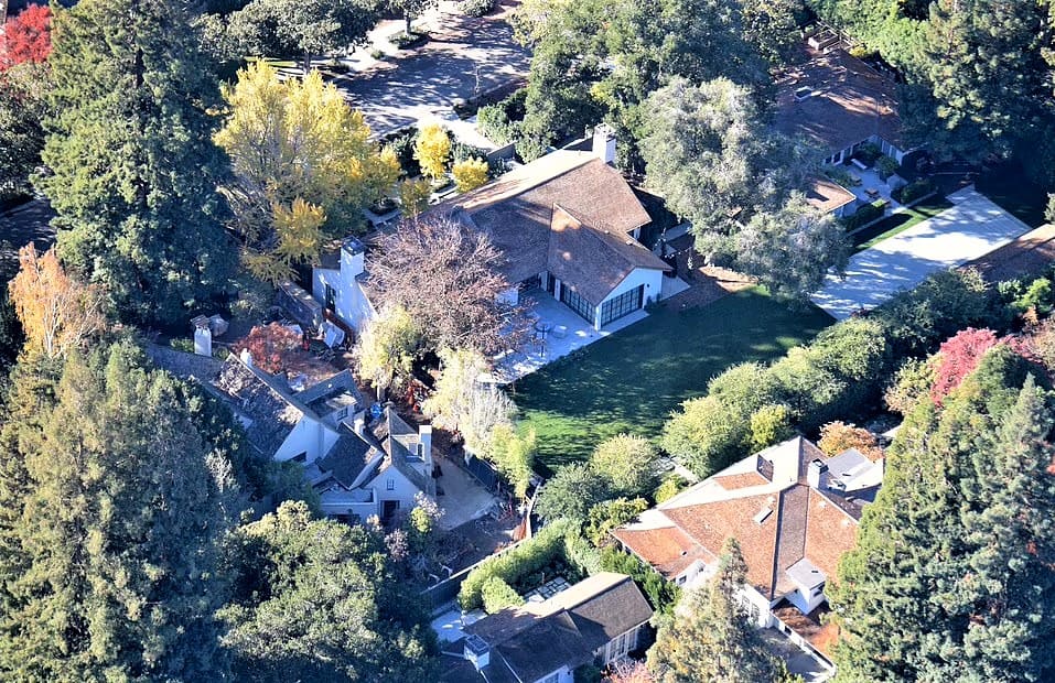 A Google Earth image of the area around Mark Zuckerberg's house.