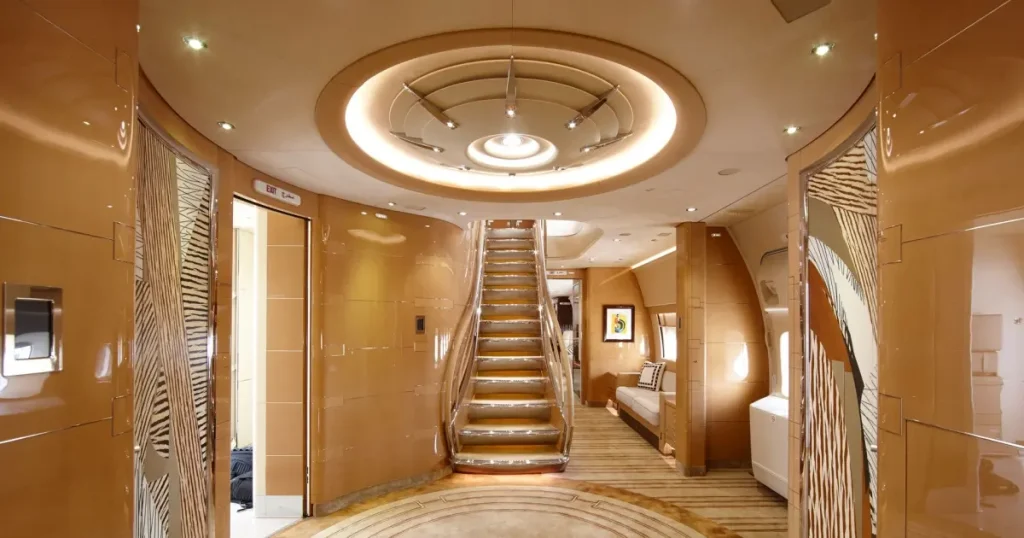 Ultra-rare look inside the $400,000,000 Boeing 747 donated by Qatar that's becoming the new Air Force One