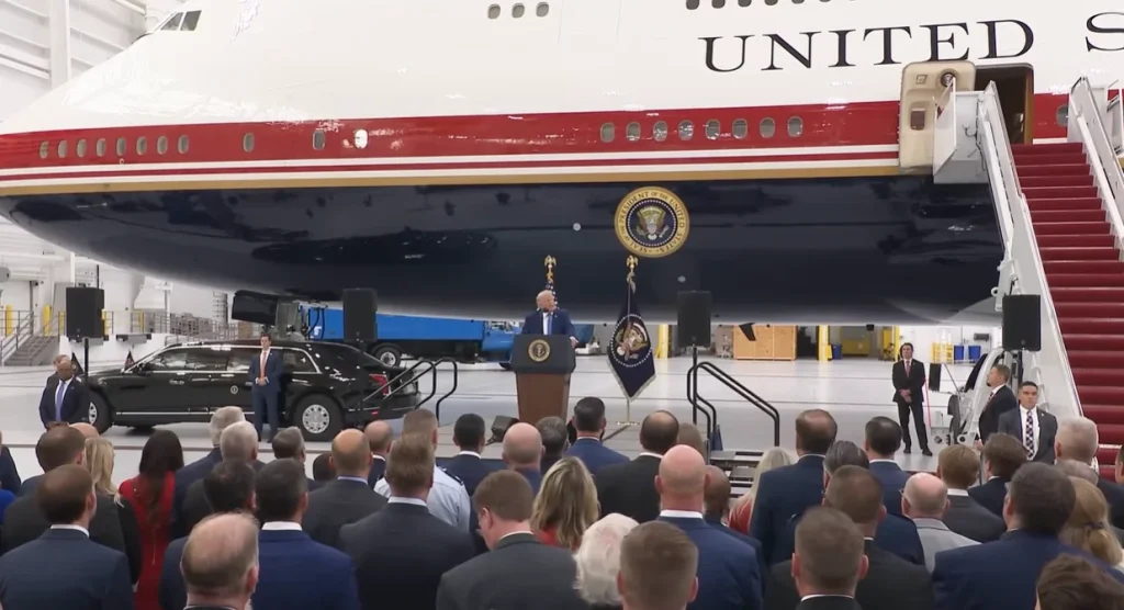 The $400M Boeing 747 gifted to the US by Qatar has been unveiled as the new Air Force One and this is what makes it different