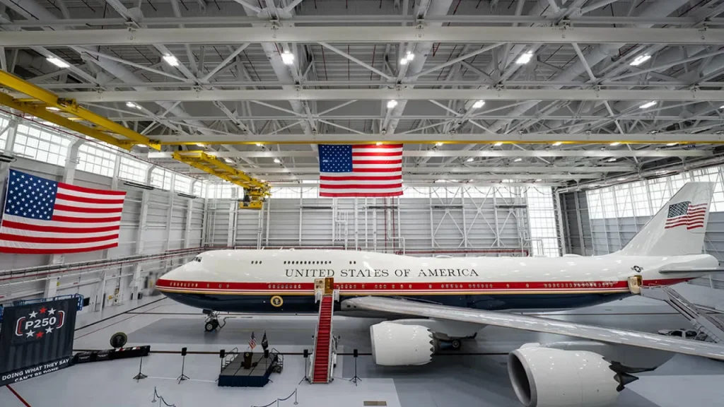 The $400M Boeing 747 gifted to the US by Qatar has been unveiled as the new Air Force One and this is what makes it different
