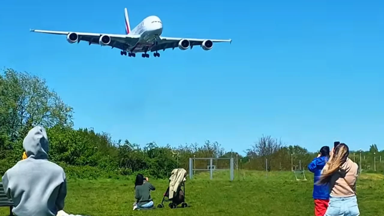 Pilot performing 'crab' crosswind landing in Airbus A380 leaves crowd of spectators speechless