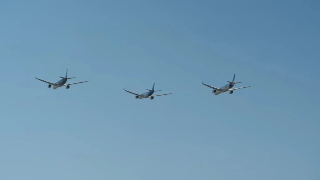 Airbus-performs-family-flight-with-seven-planes