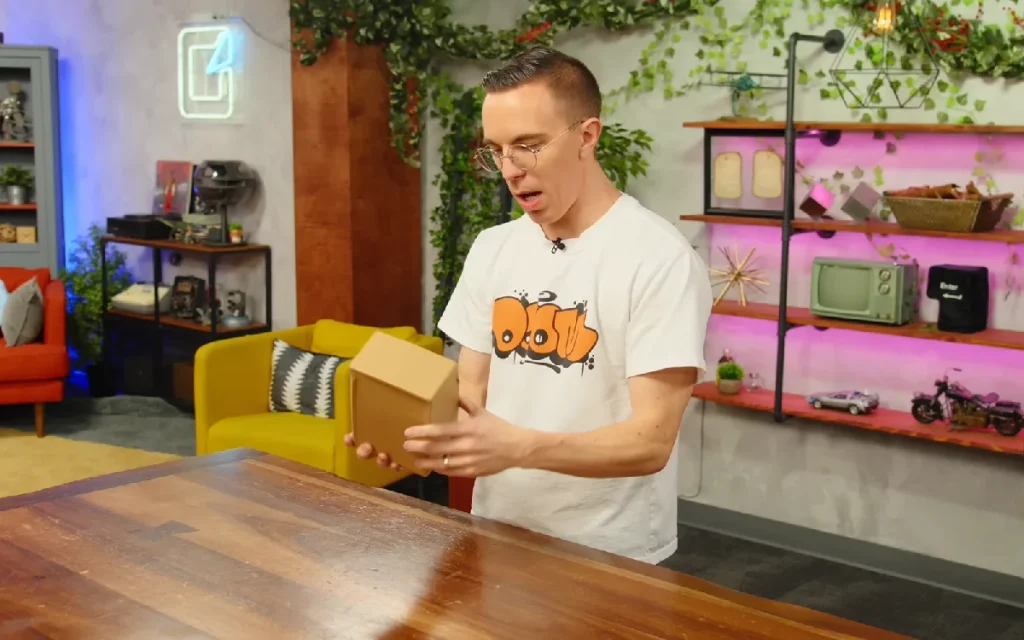 Cyber-savvy YouTuber Austin Evans bought eight 'illegal' tech gadgets from AliExpress, but what turns up is a wild depiction of the aftermarket site