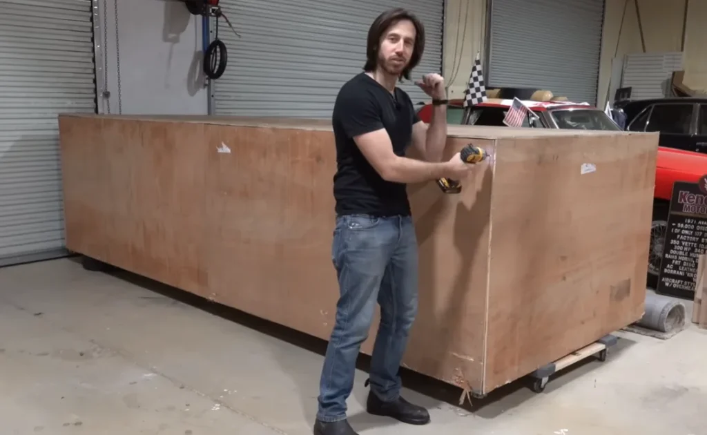 Man has $1,000 Alibaba boat shipped from China to Miami and gets a big surprise when unboxing