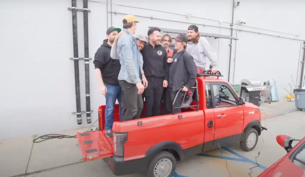 Americans unbox the cheapest Chinese truck on Alibaba and shocked at what they find