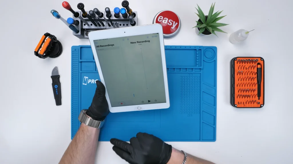 US man challenges himself to build an iPad using only parts from AliExpress