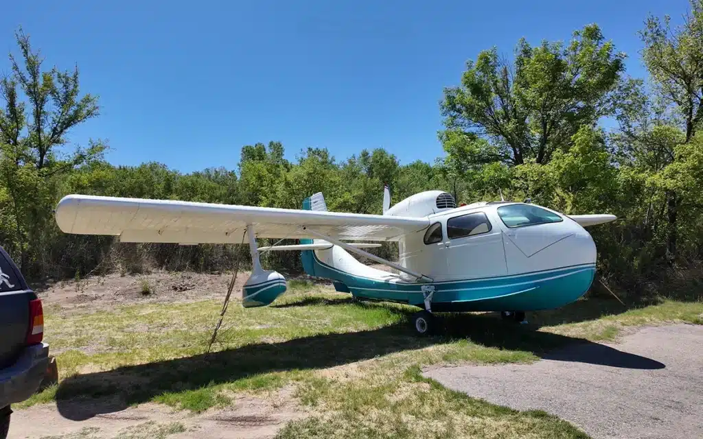 Man stumbles upon unique amphibious airplane in New Mexico desert, 'holy moly'