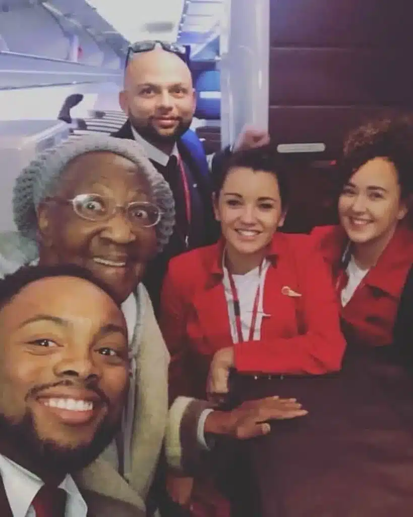 An 88-year-old retired nurse finally saw her dream come true when a stranger gave up his first-class seat on a Virgin Atlantic flight from New York to London