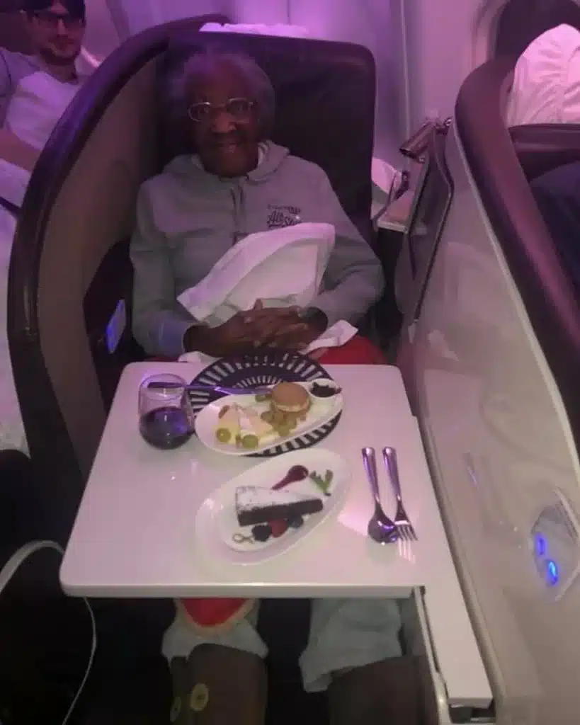 An 88-year-old retired nurse finally saw her dream come true when a stranger gave up his first-class seat on a Virgin Atlantic flight from New York to London