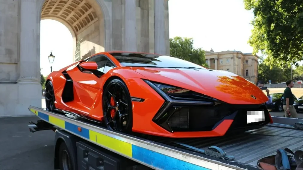 An ultra-rare, ultra-expensive Ferrari Monza SP2, along with several other similar cars, was impounded in the UK