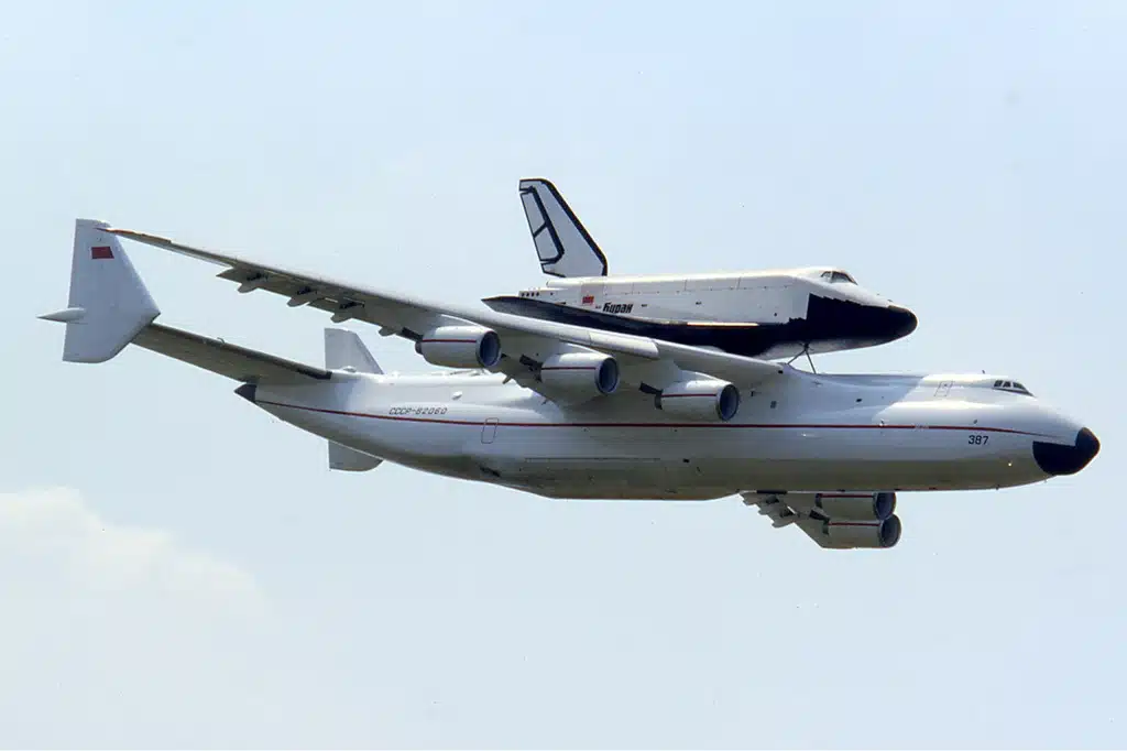 The Antonov An-225, a weird aircraft from the 1989 Paris Air Show