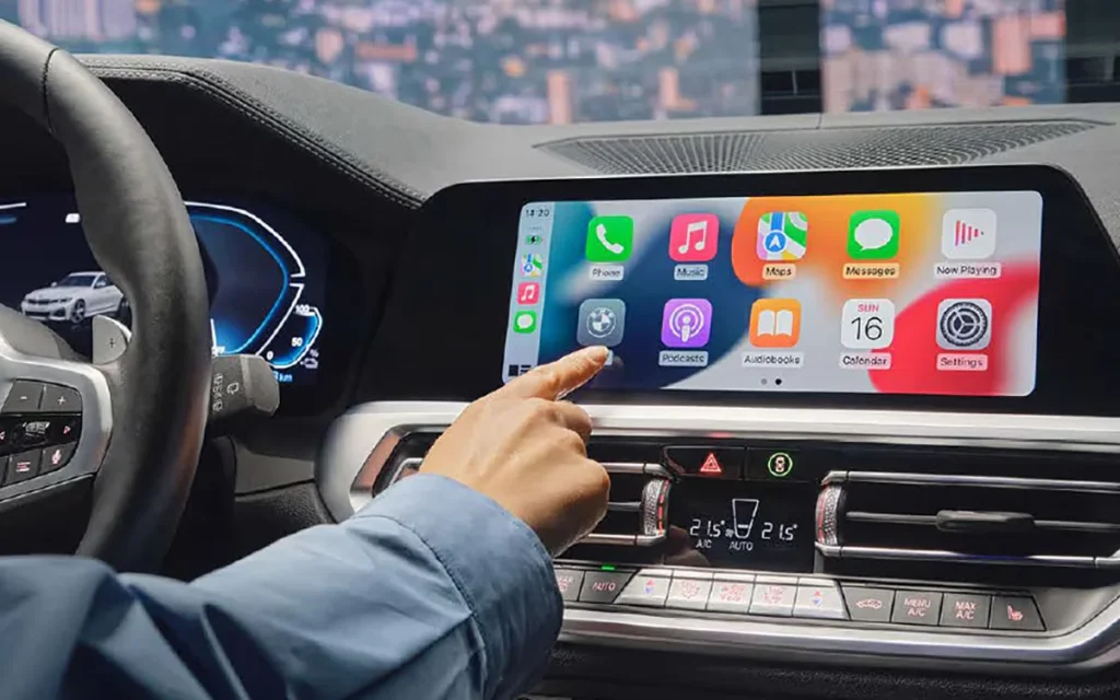 Car Play Connect Sync Autolink is the perfect alternative to Apple CarPlay for old cars, turning your iPhone into a mimic of the successful infotainment screen