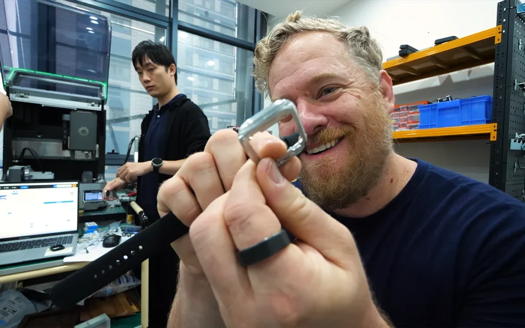 After building his own iPhone 17, YouTube tech guru Strange Parts has now built his own Apple Watch as the clock was counting down in China's electronics market