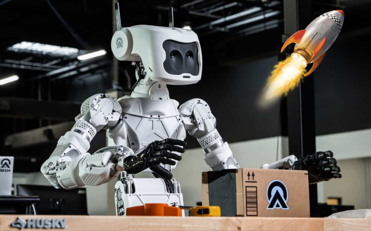 The Apptronik Apollo is a humanoid robot designed in partnership with NASA: he can walk, carry stuff around and up to 55 pounds - And he may end up in space.