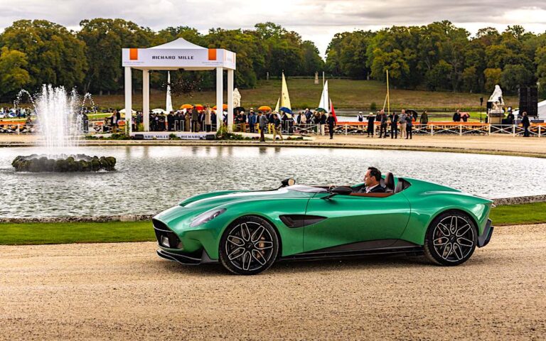 Aston Martin DBR22 at the Chantilly Arts & Elegance