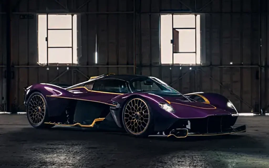 Chris Harris has showcased the bespoke 24-carat Aston Martin Valkyrie Anemos and taken a replica to the shops to see how people would react