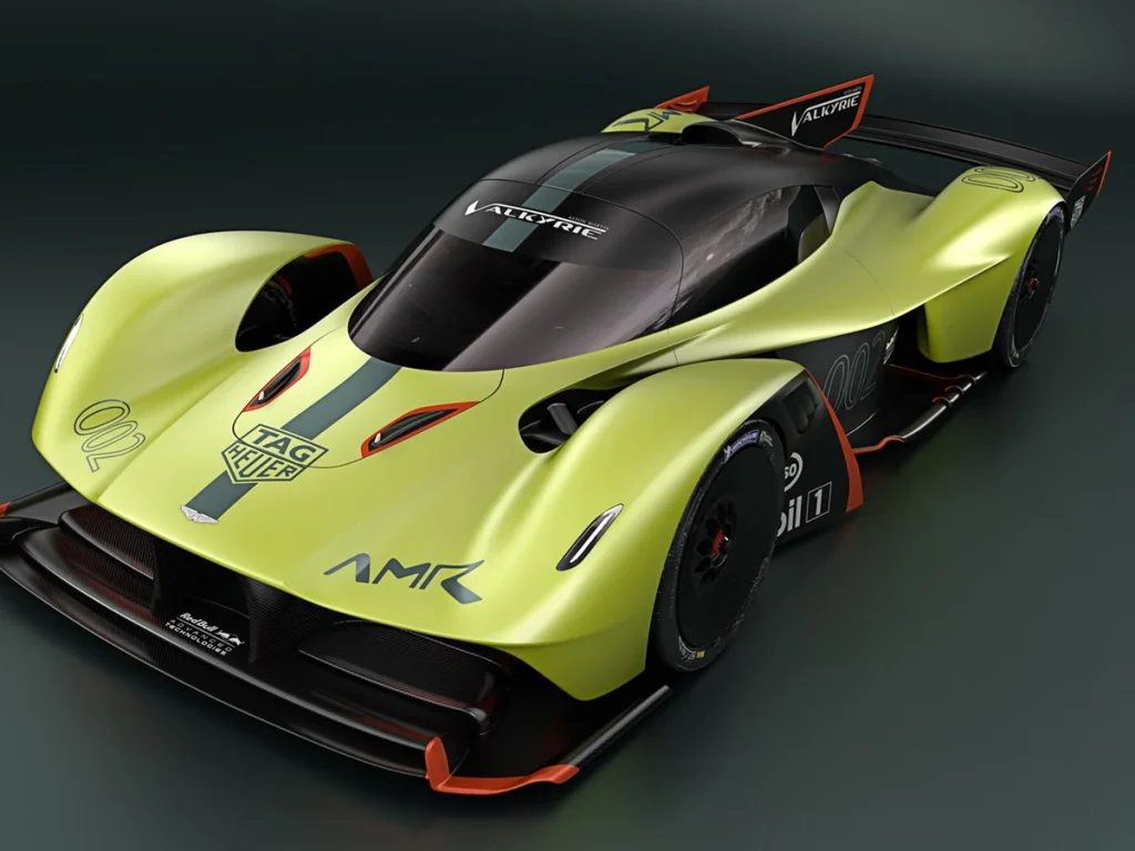 Driver stunned by $3,500,000 hypercar pulling up beside them they do not stop screaming in excitement at the V12 engine