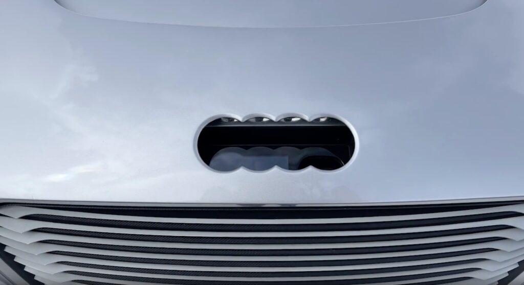 Audi E-Tron Spyder, front hood