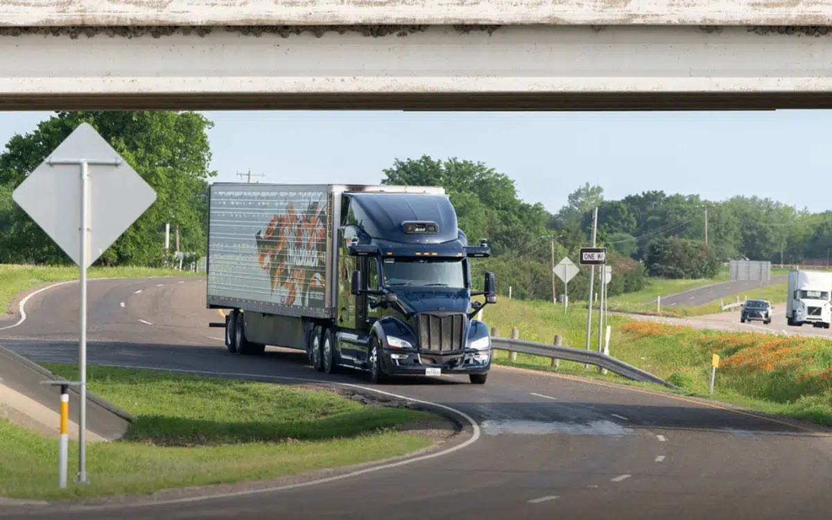 Driverless trucks hit the highway as self-driving rigs begin making roundtrips between Dallas and Houston