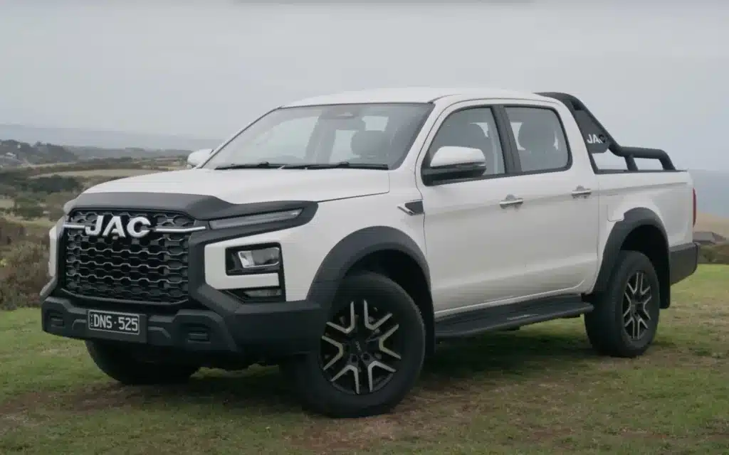 Australia YouTuber JAC T9 Chinese vehicle