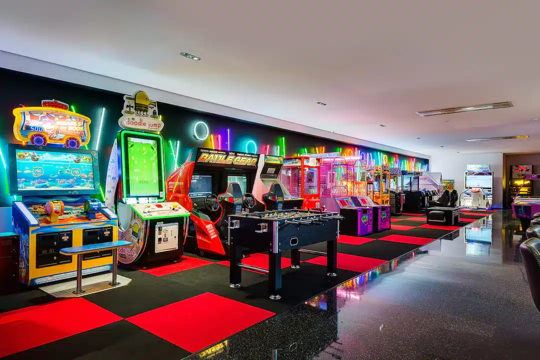 arcade games hall
