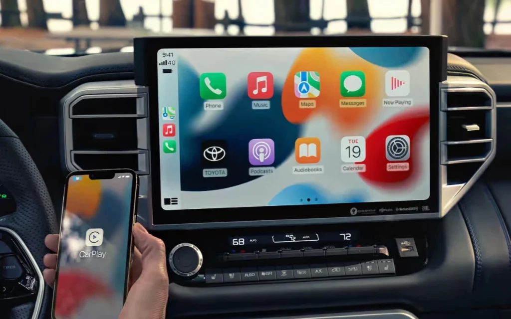 Automakers are getting rid of Apple CarPlay and Android Auto at a record rate