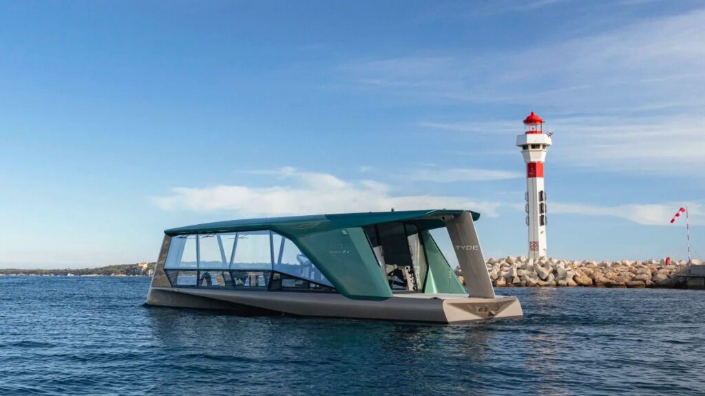 BMW hydrofoil boat