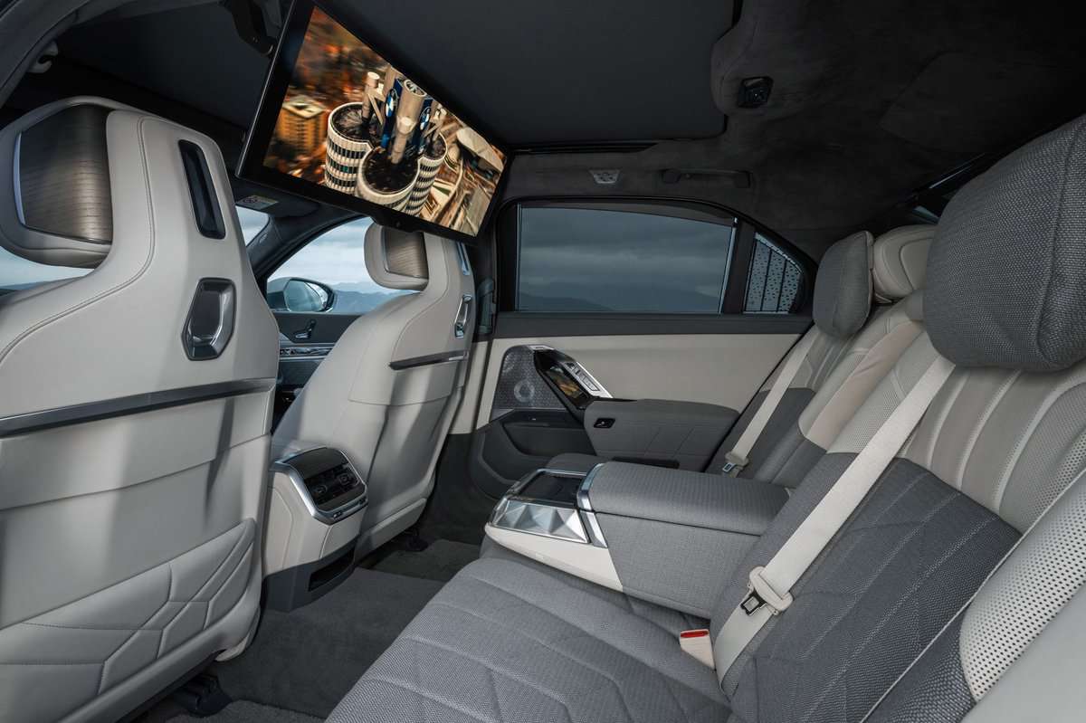 BMW i7 theatre screen rear seats