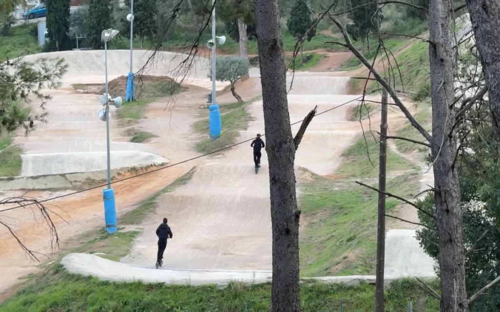 If you think adventure requires a massive RV and a perfect plan, a Lada Niva 1600 micro camper just proved you wrong in the most entertaining way possible.