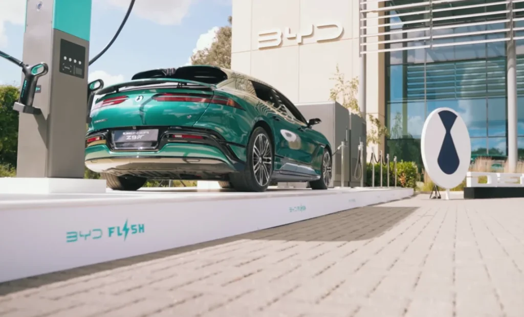Woman visits BYD's Flash EV charging station and personally times how long it takes to charge a car to see if the 5-minute claim is true