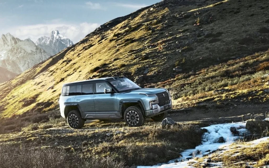 BYD Yangwang U8 has remarkable emergency floating function that would save lives in floods