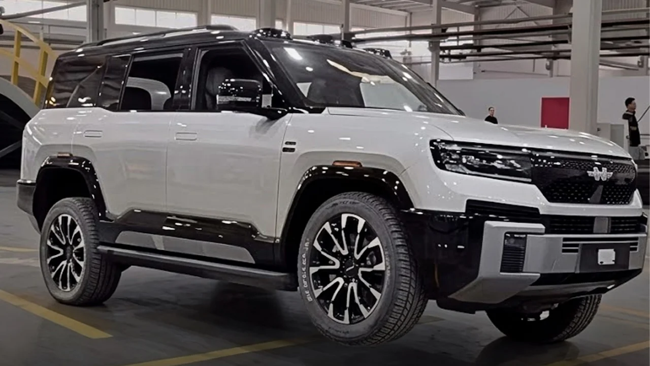 New Chinese SUV can lift one of its own wheels to help you change the tire and still drive on just three wheels