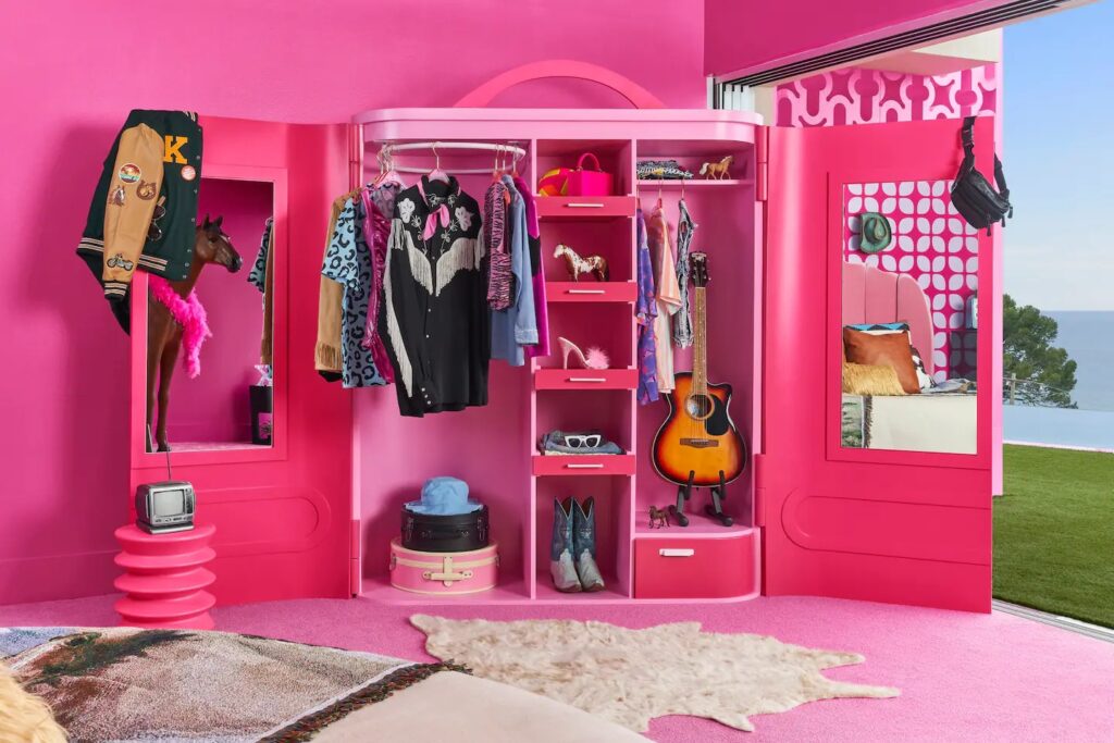 Barbie Airbnb closet