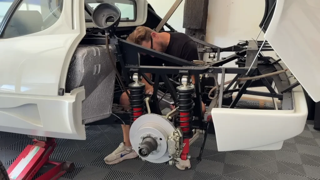 Man restoring Ferrari 512 BBi attempts to repair the car's rusty parts and ends up with a 'shocking result'