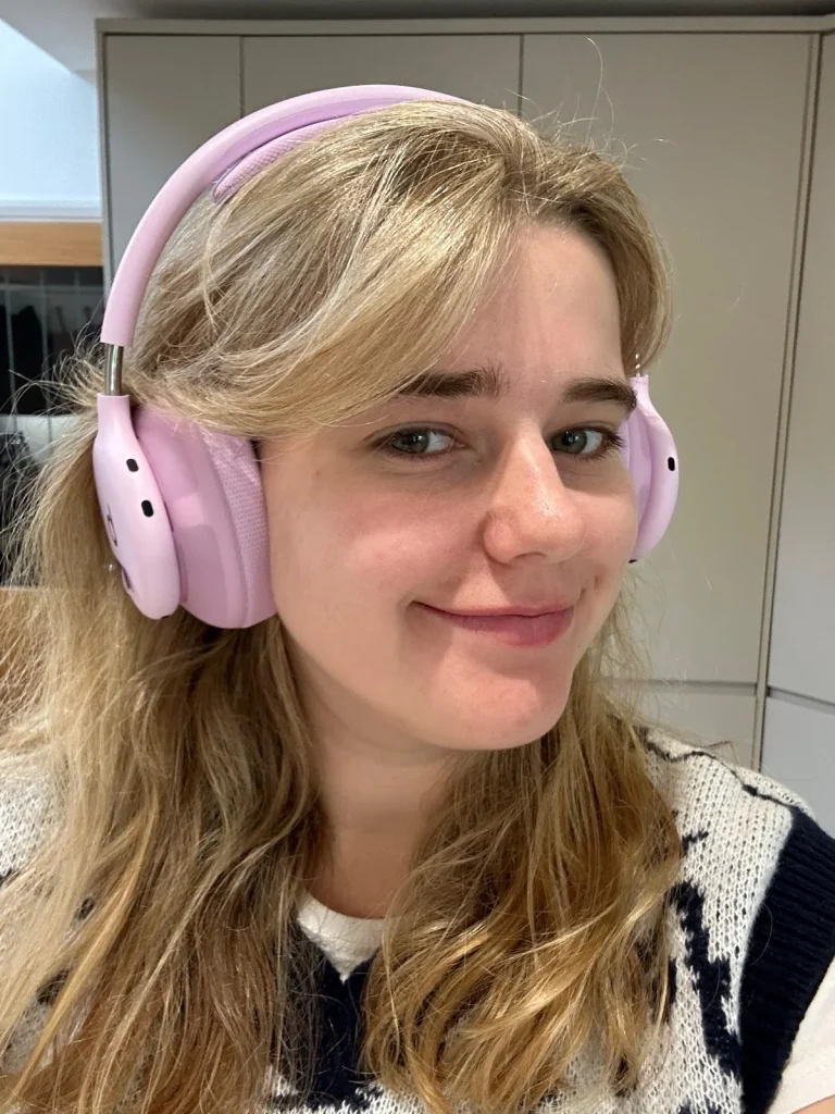 I compared the newest Beats 360 headphones with a $40 budget pair to see if they're worth the investment