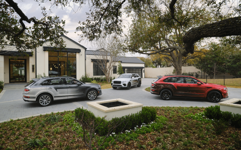 These three, one-off, Bentley Bentayga Victoris units are beign sent to Dallas to be auctioned.