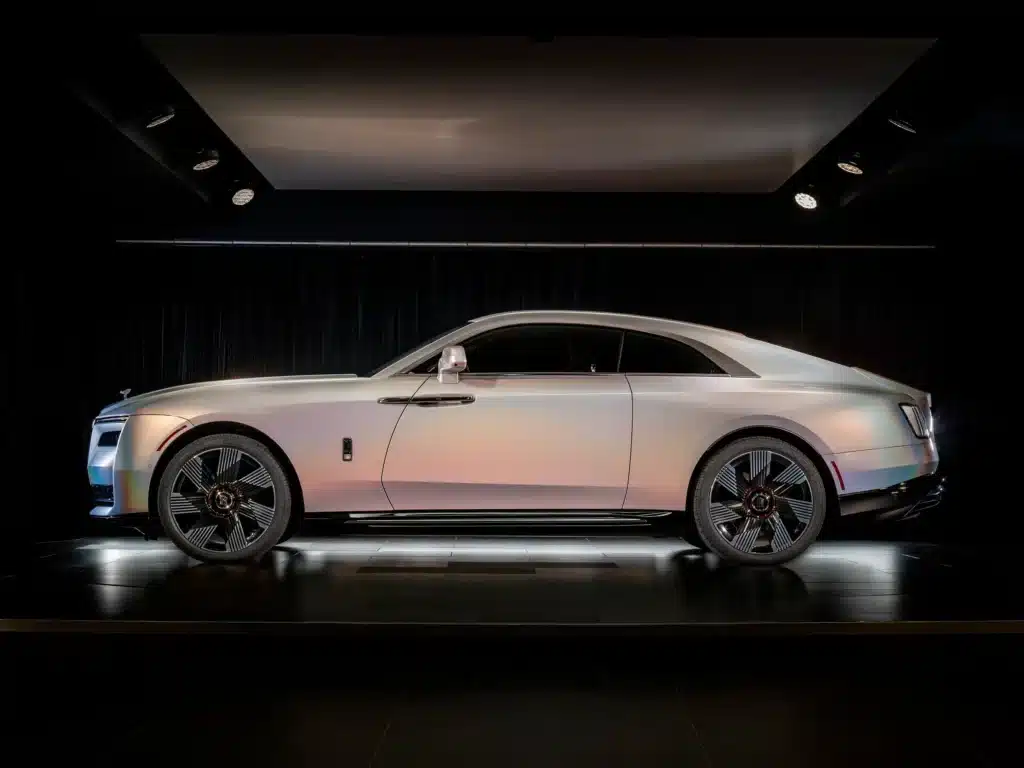 From Rolls-Royce holographic hues to a $62,000 Lamborghini color-shift, here are 9 incredible supercar paint finishes that redefine automotive art