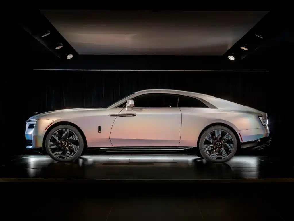 Bespoke-Rolls-Royce-Spectre-Lunaflair