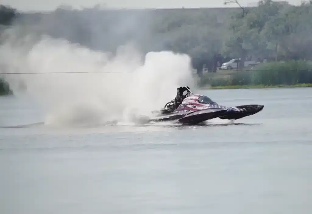 Drag boat sets new record