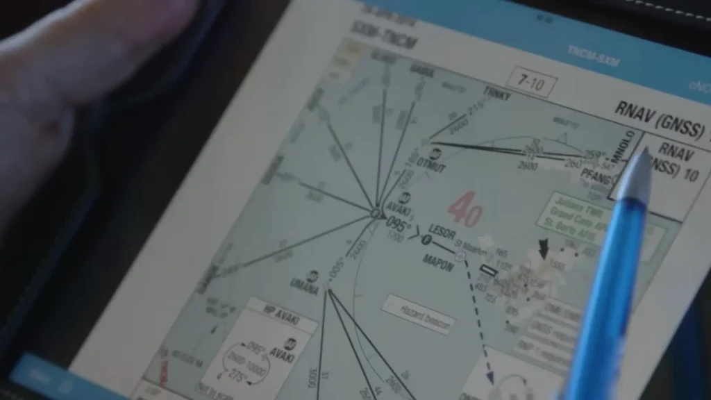 Boeing pilot talks through how he manages to land plane on one of the most challenging runways in the world at Sint Maarten that's right next to beach